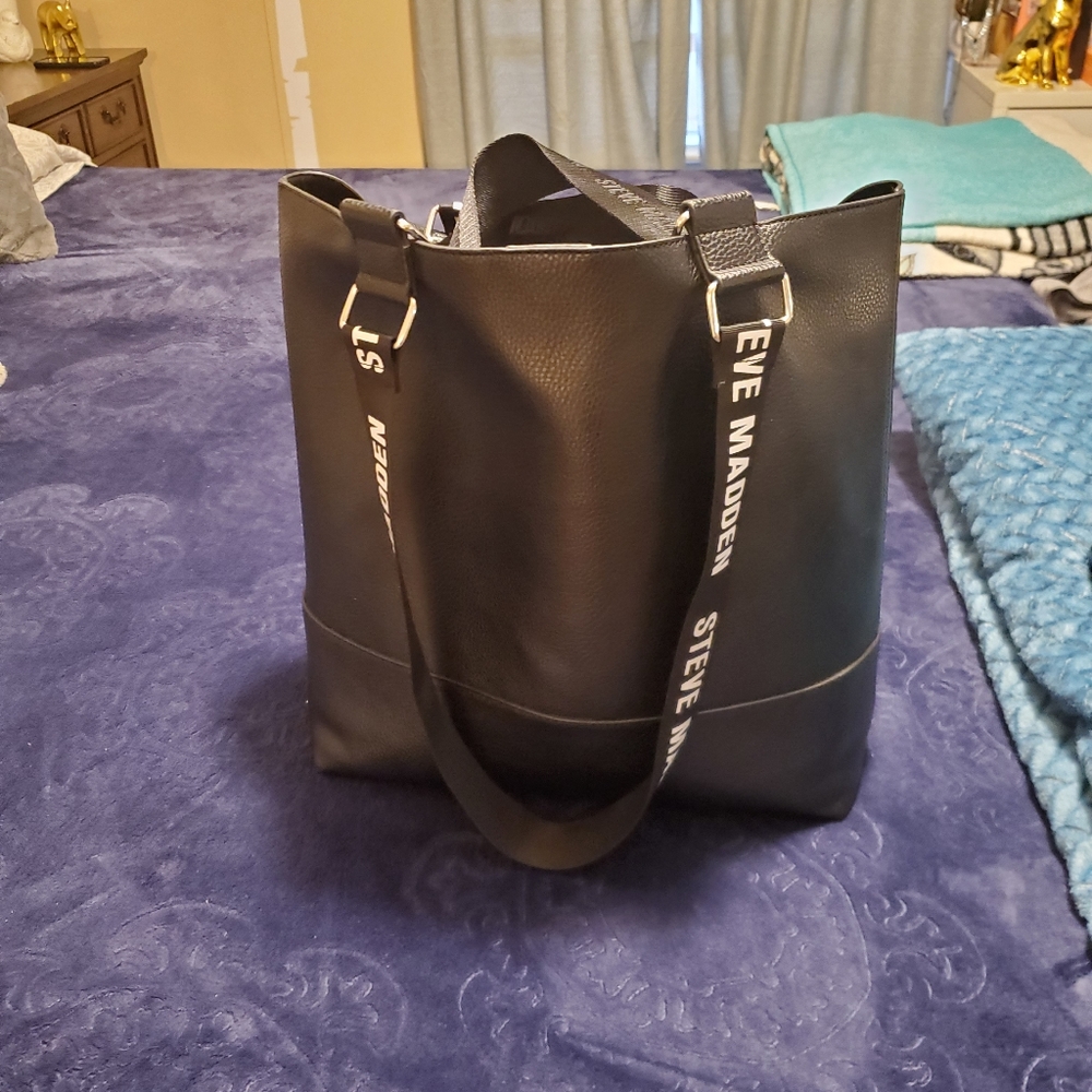 Large tote